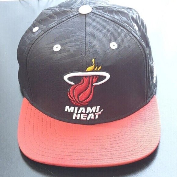 Vintage NBA Snap Back Miami Heat Adidas Hat / Cap - Mint Condition - Picture 2 of 7
